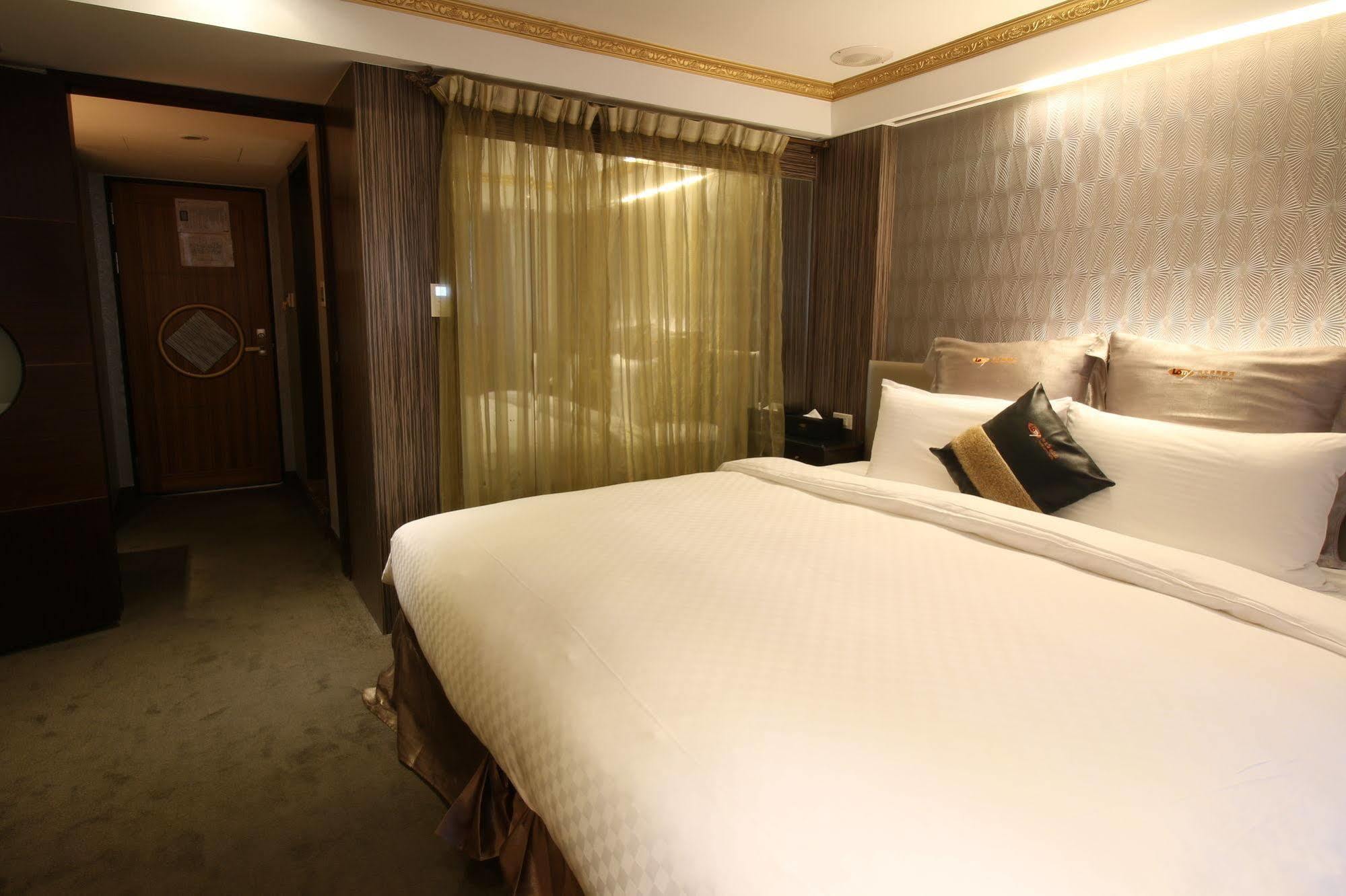 Taipei Lotty Hotel Bagian luar foto