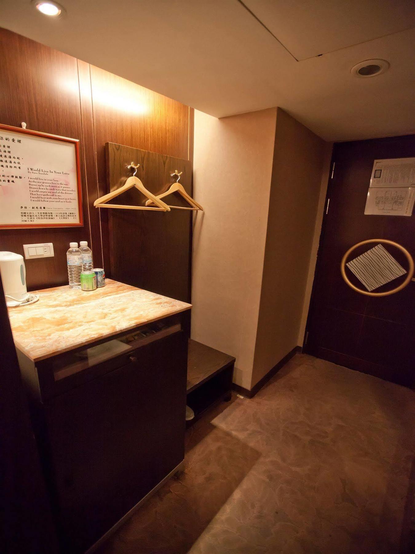 Taipei Lotty Hotel Bagian luar foto