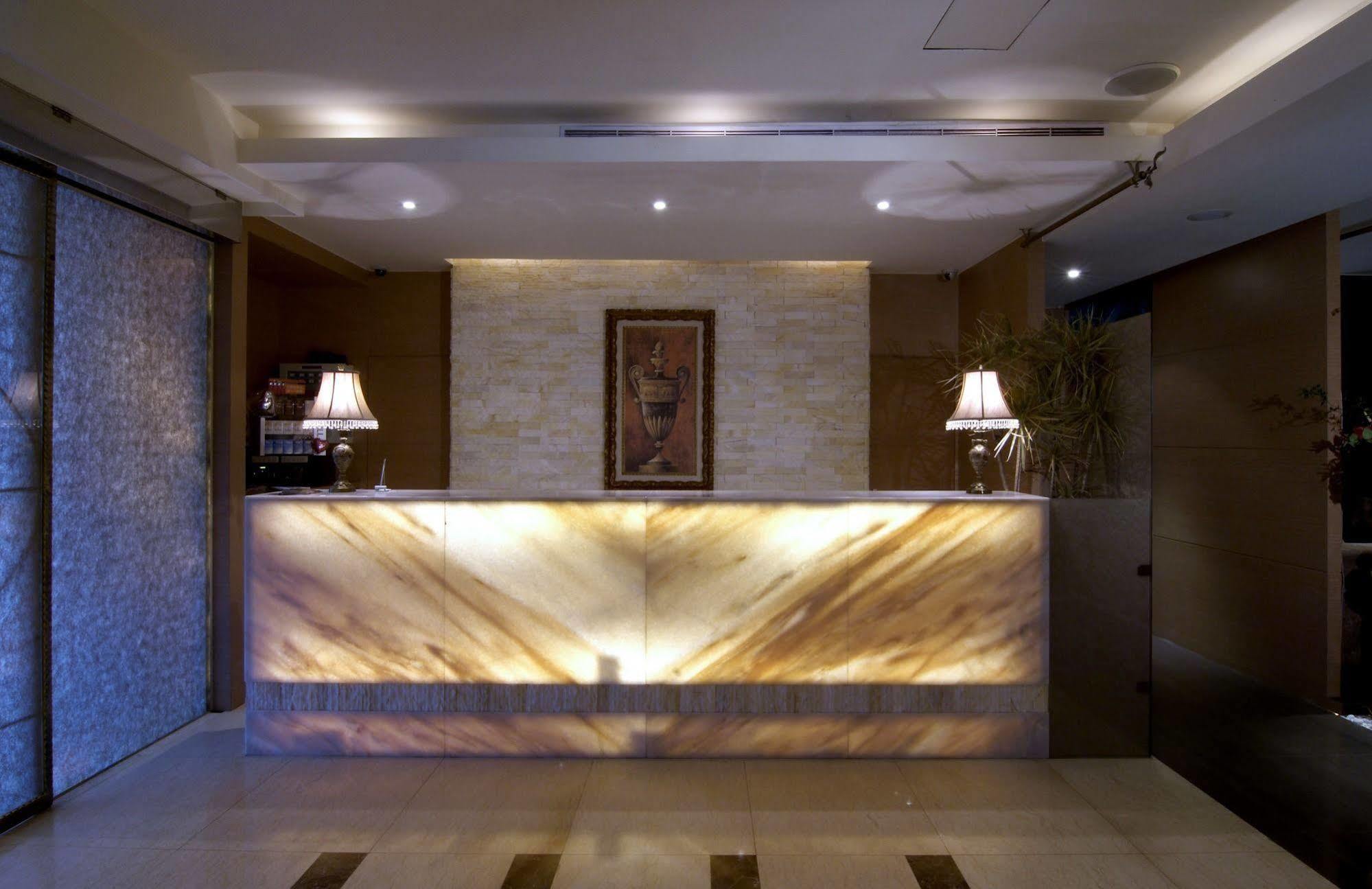 Taipei Lotty Hotel Bagian luar foto
