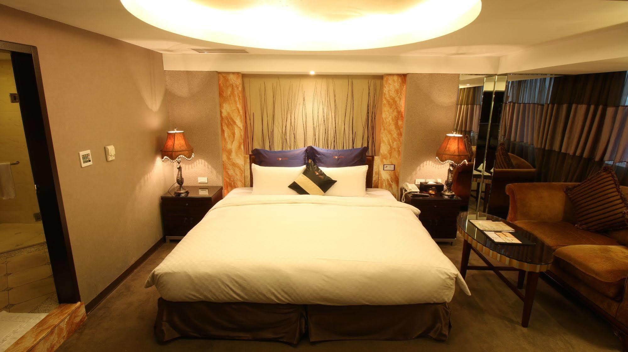 Taipei Lotty Hotel Bagian luar foto