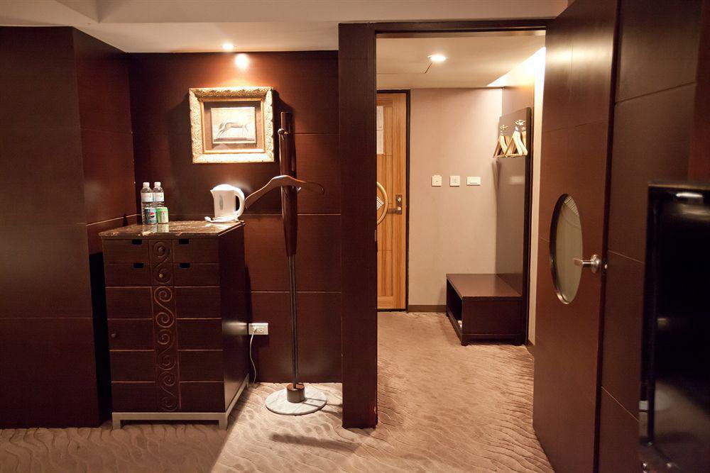 Taipei Lotty Hotel Bagian luar foto